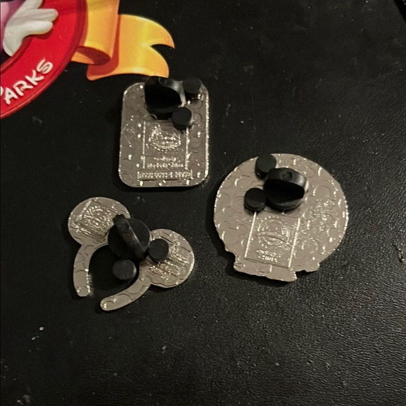 Mickey Mouse pins - Black and Orange - Picture 2 of 2